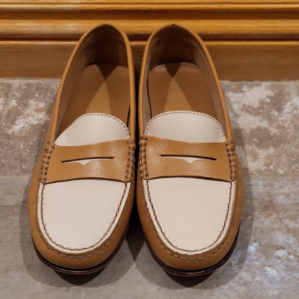 Tod's Tan and Cream Leather Loafers - Picture 2 of 10